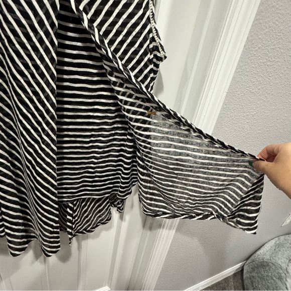 Title: Studio JPR Black & White Striped Sleeveless Tank Top – Size L - Picture 4 of 5